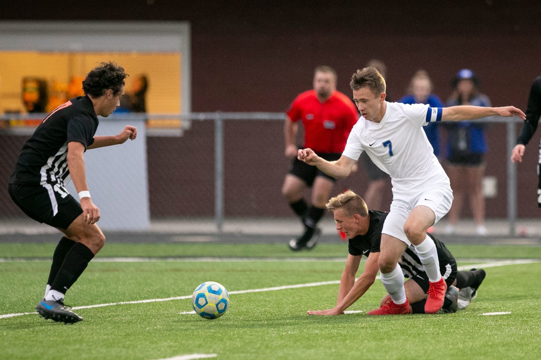 Senior and Skyview boys face off